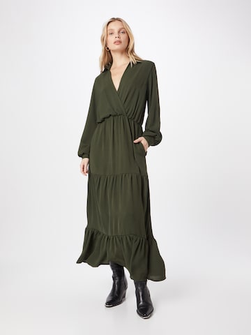 Robe AX Paris en vert : devant