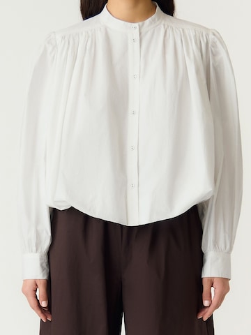 Chemisier 'YASCilva' YAS en blanc