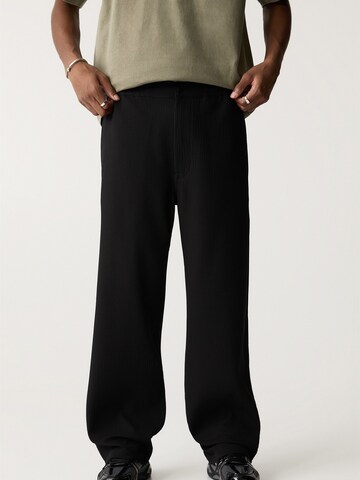 regular Pantaloni di Pull&Bear in nero: frontale