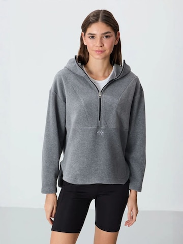 Tommy Life Sweatshirt 'Sweatshirts'‌‌‌‌‌‌ in Grau: Vorderseite