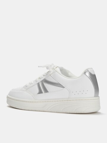 Baskets basses Pull&Bear en blanc