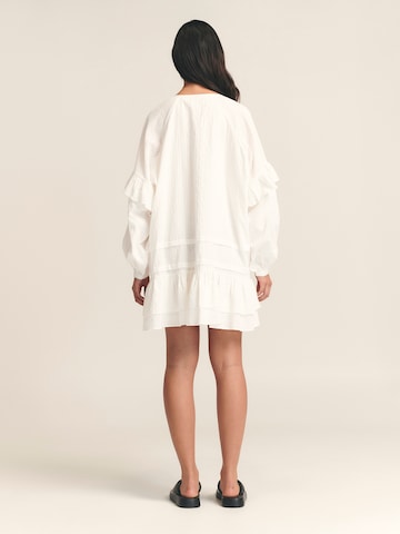 St MRLO - Vestido 'Giselle' en blanco: atrás