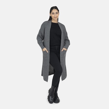 Manteau en tricot Elara en gris : devant