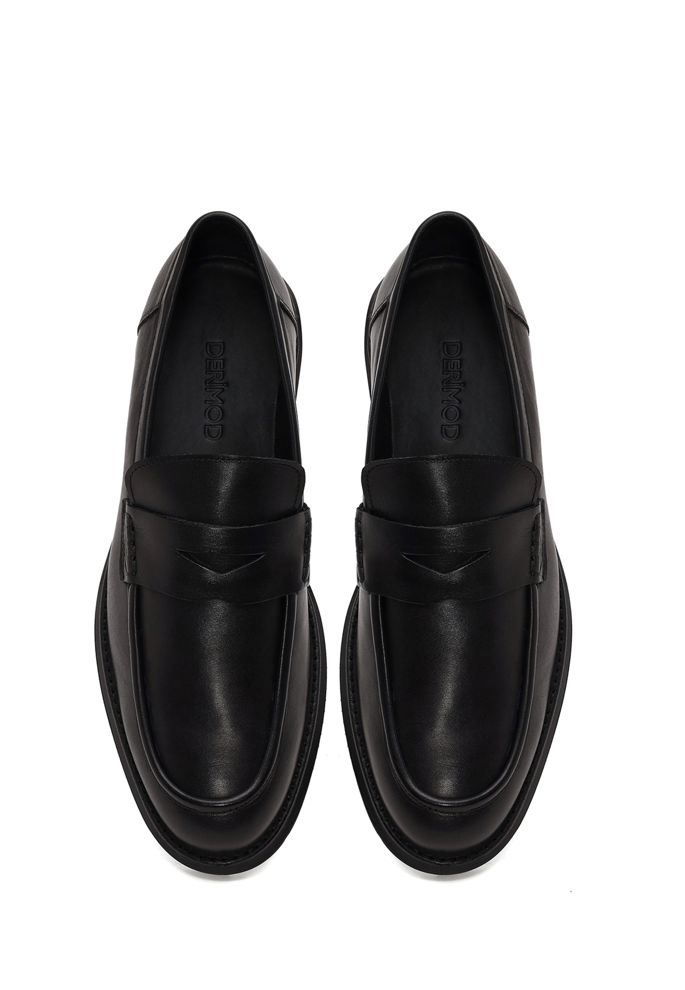 Derimod Classic Flats in Black