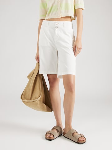 s.Oliver Regular Chino Pants in Beige: front