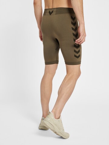 Hummel Skinny Sportshorts in Grün