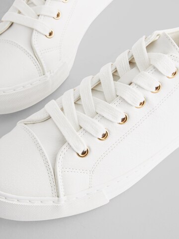 Baskets basses 'Forever Comfort®' Next en blanc