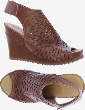 GERRY WEBER Sandals & High-Heeled Sandals in 38 in Brown: front