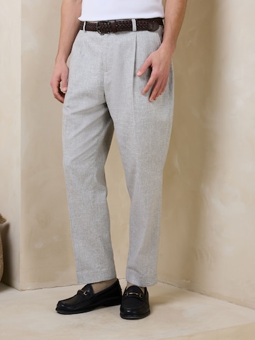 Regular Pantalon Next en gris