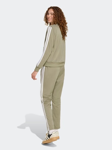 ADIDAS SPORTSWEAR Tréningruha 'Essentials' - zöld