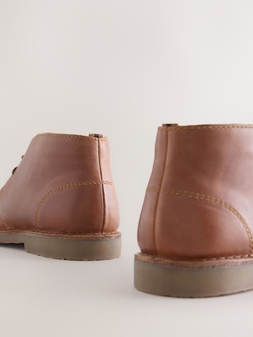 Next - Botines chukka en marrón