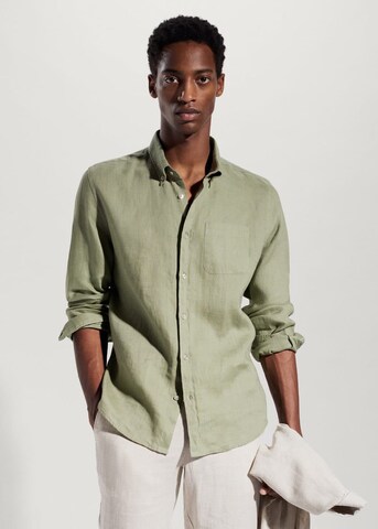 MANGO MAN Regular fit Button Up Shirt 'Avispa' in Green: front