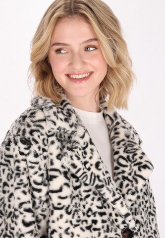MYMO Between-seasons coat in White
