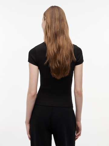 Tommy Jeans Paita 'ESS' värissä musta