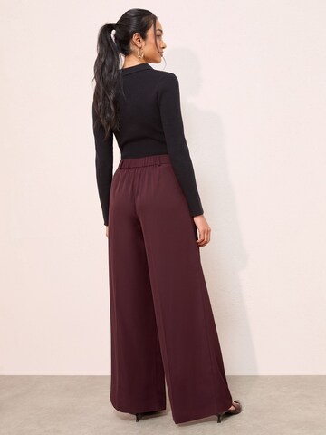 Friends Like These Bő szár Élére vasalt nadrágok - piros