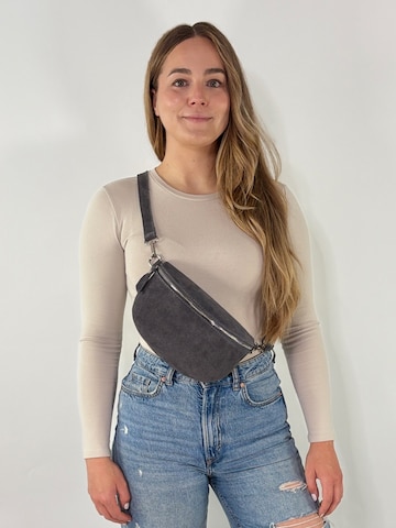 lePelou Fanny Pack 'VALENTINA medium' in Grey: front