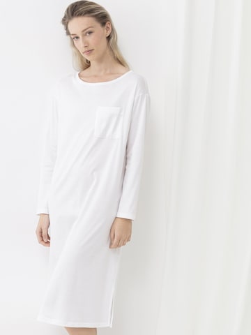 Chemise de nuit Mey en blanc : devant