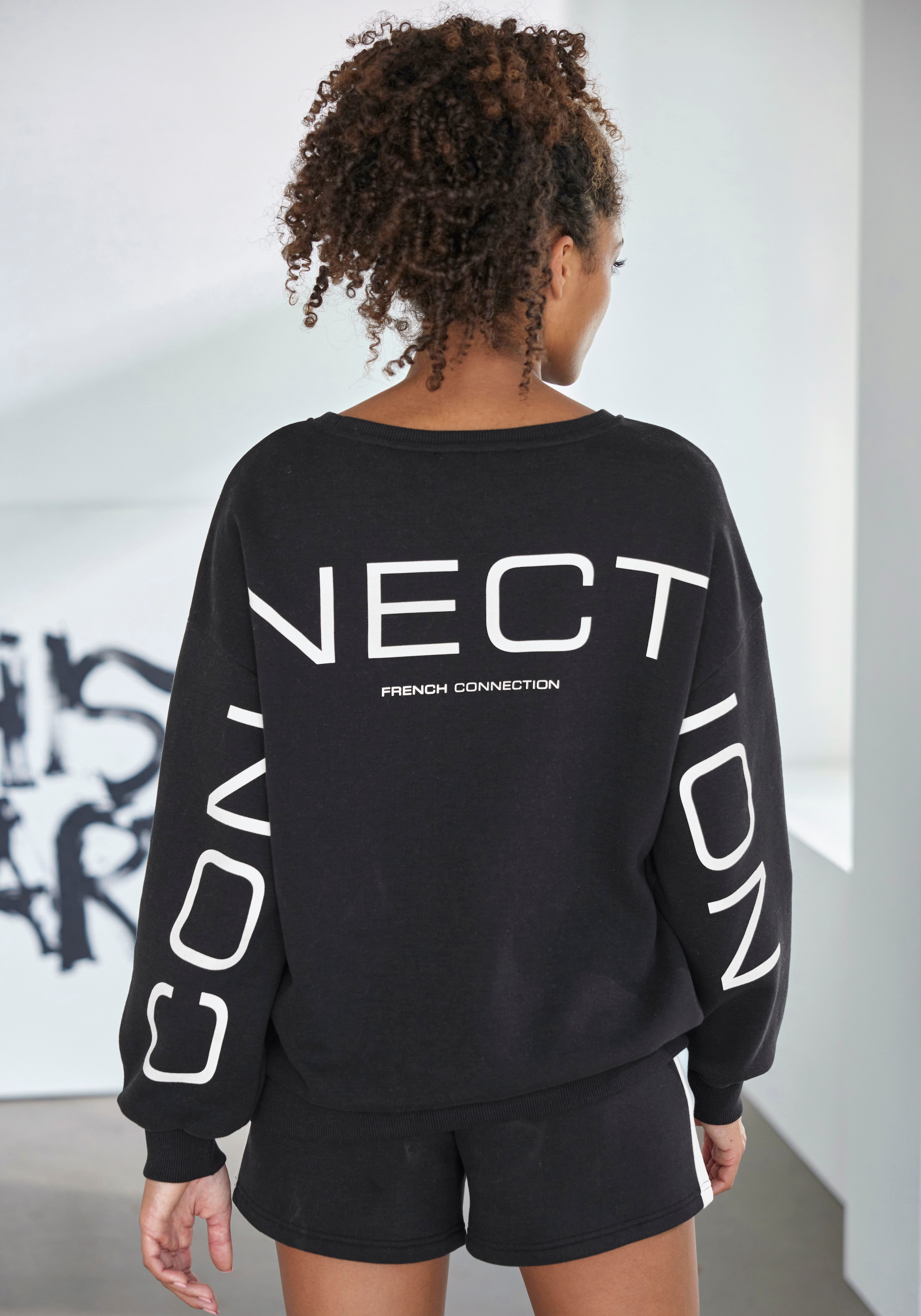 FRENCH CONNECTION Sweatshirt in Black ABOUT YOU