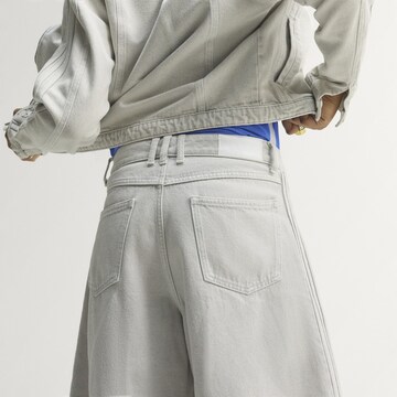 ADIDAS ORIGINALS - Pierna ancha Vaquero en gris
