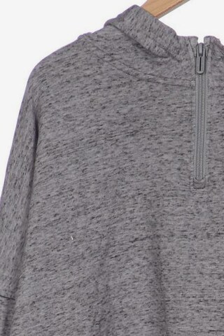 UNDER ARMOUR Sweatshirt & Zip-Up Hoodie in M in Grey