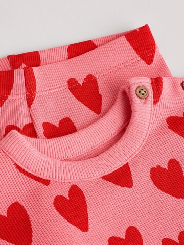 Next Set in Pink
