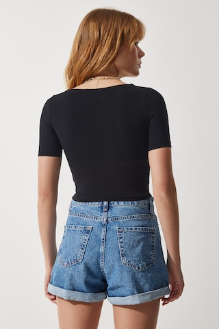 Happiness İstanbul T-Shirt in Schwarz