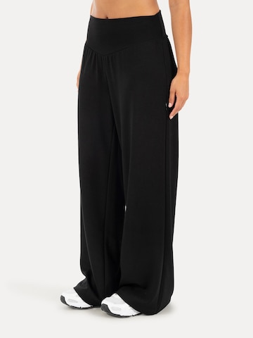 Loosefit Pantalon ' Jorina ' Smilodox en noir
