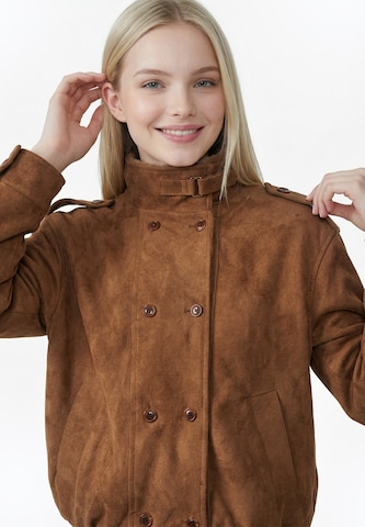 MYMO Between-Season Jacket in Brown