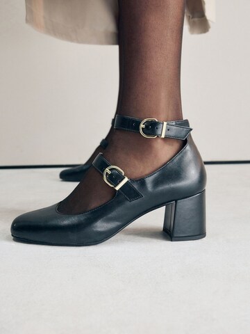 Next Pumps in Black