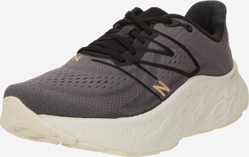 new balance - Sapatilha de corrida 'More V4' em preto: frente