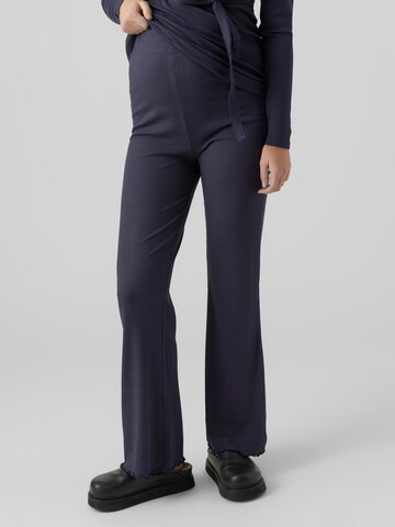 MAMALICIOUS Flared Trousers 'SAGA' in Blue: front