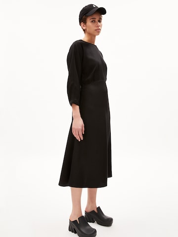 Robe 'Maarlena' ARMEDANGELS en noir