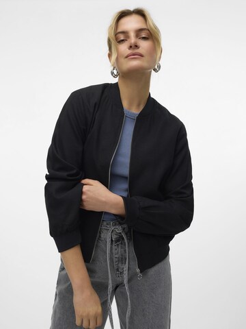 VERO MODA Übergangsjacke 'DINNA' in Schwarz