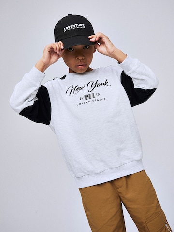NAME IT Sweatshirt 'NKMKERA' in Grey: front