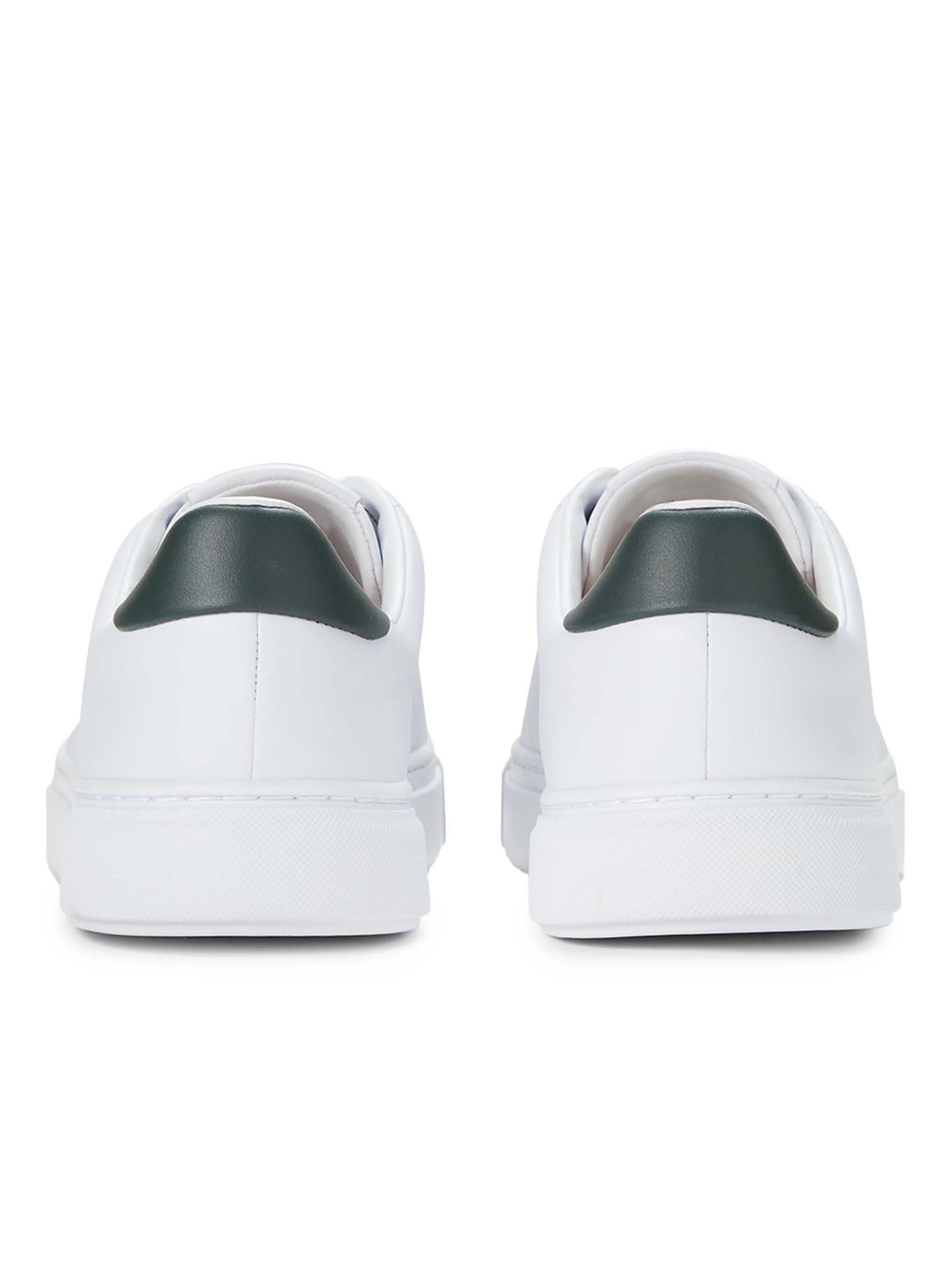 Fred Perry Platform trainers in White