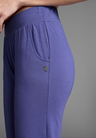 OCEAN SPORTSWEAR Tapered Workout Pants in Blue