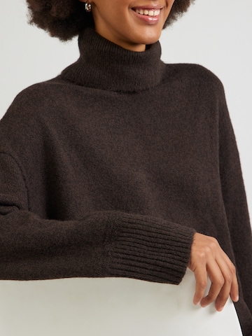 VERO MODA Knitted dress 'VMAQUARIUS' in Brown