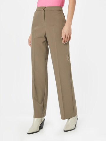 ONLY Loose fit Trousers with creases 'ASTRID' in Brown: front