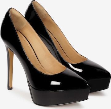 Kazar Pumps in Black