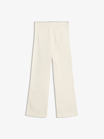 Regular Pantalon Bershka en blanc