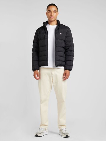 Tommy Jeans Χειμερινό μπουφάν σε μαύρο