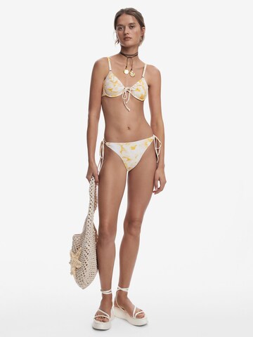 Invisible Hauts de bikini 'Tulip' Desigual en blanc