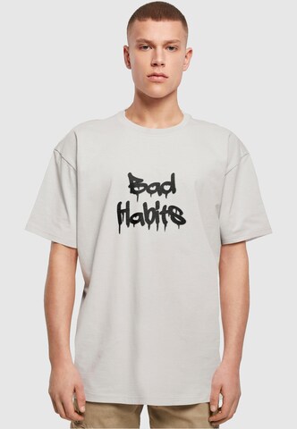 Merchcode Shirt 'Bad Habits' in Grijs: voorkant