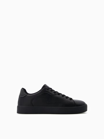 Bershka Platform trainers in Black