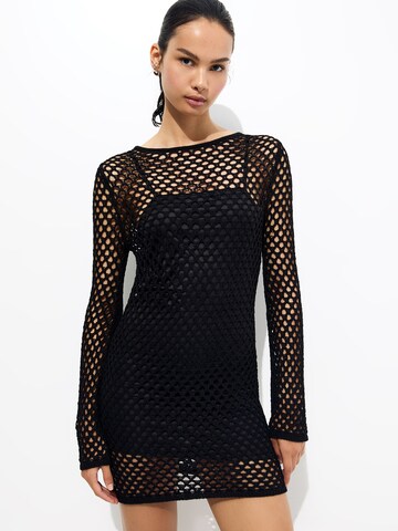 Pull&Bear Úpletové šaty – černá
