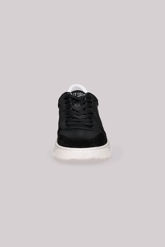 CAMP DAVID Sneakers in Black