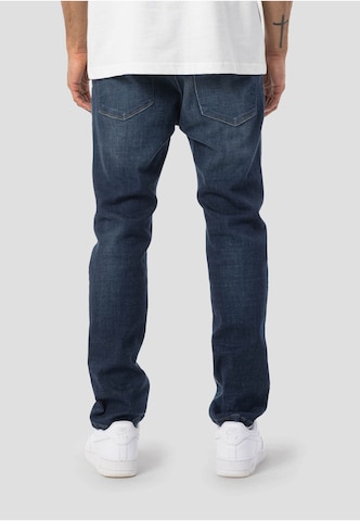 Regular Jean 'Fredo' Elias Rumelis en bleu