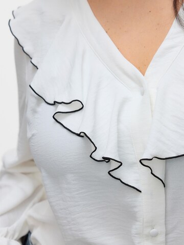 Vero Moda Curve Blouse 'VMAlva' in Wit