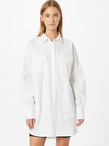 NA-KD Bluse in Weiß: front