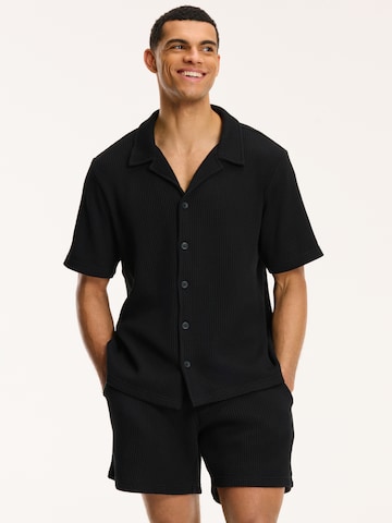 Shiwi Comfort fit Button Up Shirt in Black: front